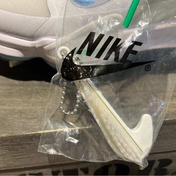 Nike Force Trout 9 Pro baseball cleats 'White Volt Aquarius Blue FQ7941-100 NWOB - Picture 3 of 12